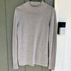 Old Navy Gray Mock Neck Lightweight Knit Sweater